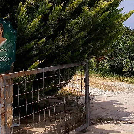 Madam Eleni ホテル 3*