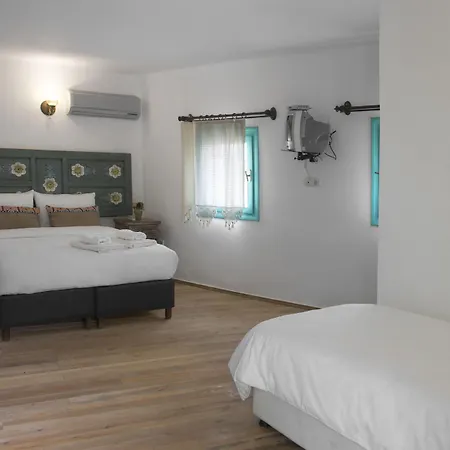 Madam Eleni ボズカーダ