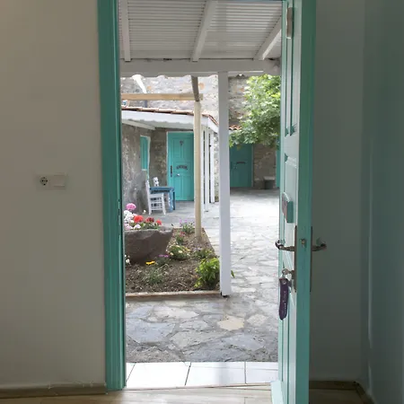 Madam Eleni ホテル 3*