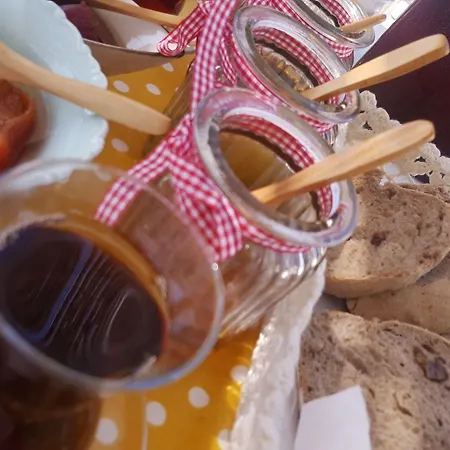 Madam Eleni 3* ボズカーダ