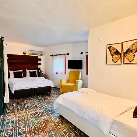 Madam Eleni ホテル 3*