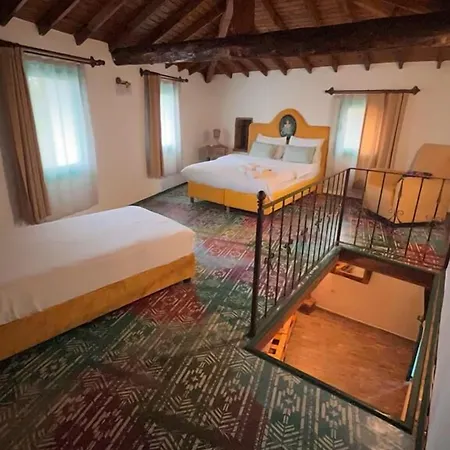 Madam Eleni ホテル ボズカーダ