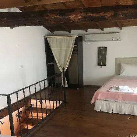 Madam Eleni ホテル