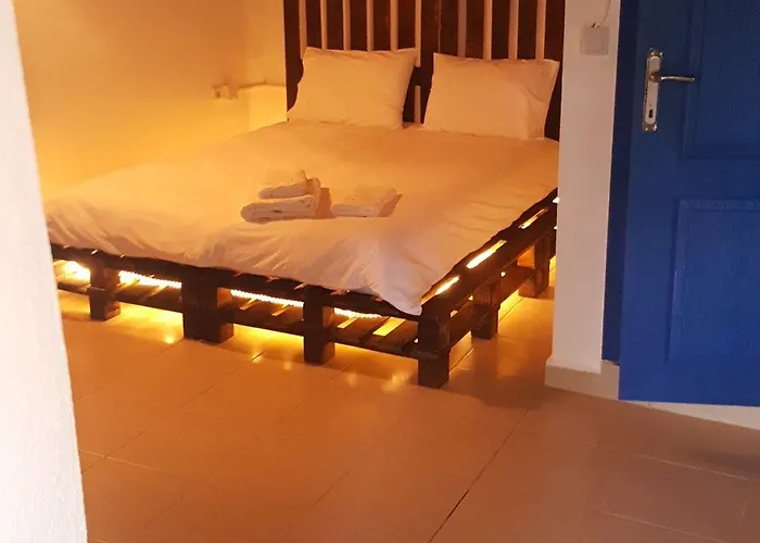 מלון Madam Eleni